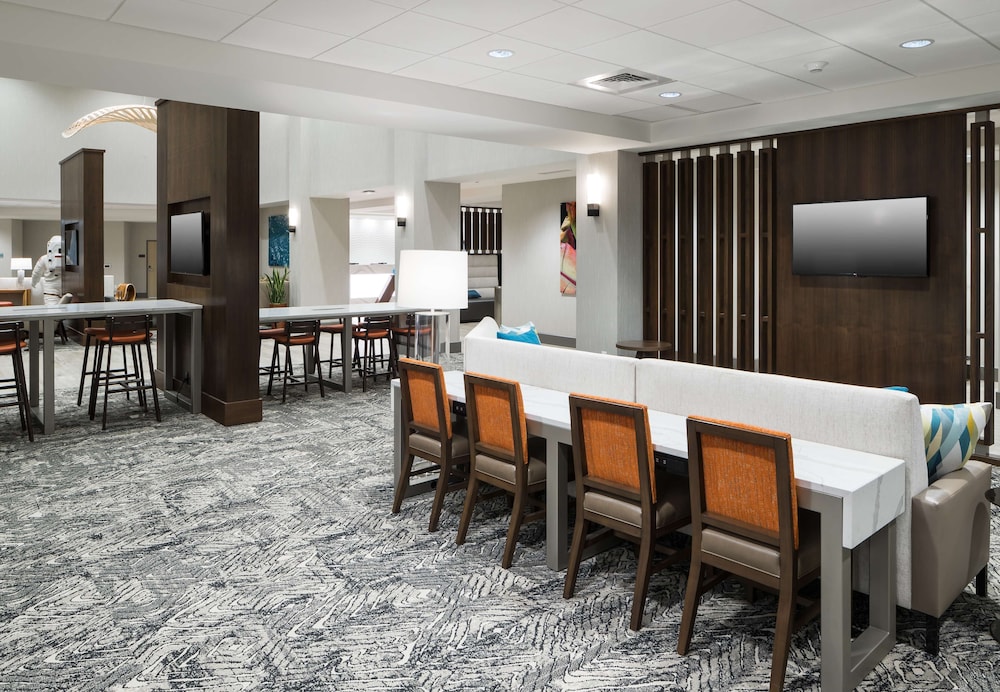 Hampton Inn Suites Cape Canaveral Cruise Port Fl 36/55