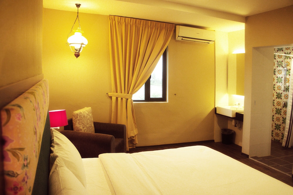 The Grand Jade Hotel 34/59