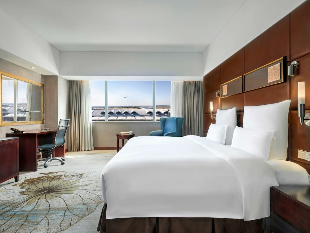 Pullman Guangzhou Baiyun Airport Hotel 24/77
