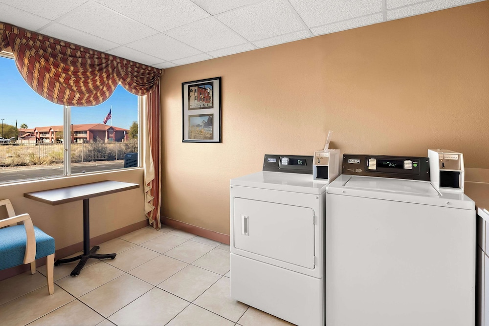 Comfort Inn & Suites Near Kino Sports Complex 4/58