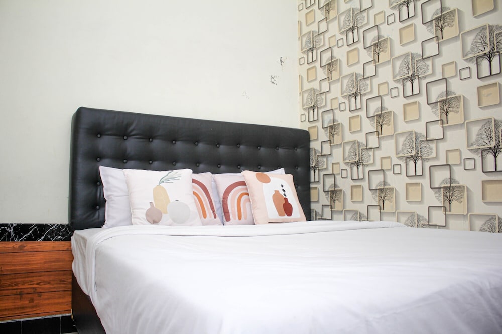 Super OYO Capital O 2258 Santana Syariah Guest House 23/41