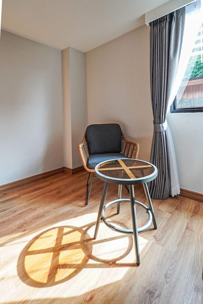March Hotel & Suite Riverside 43/60