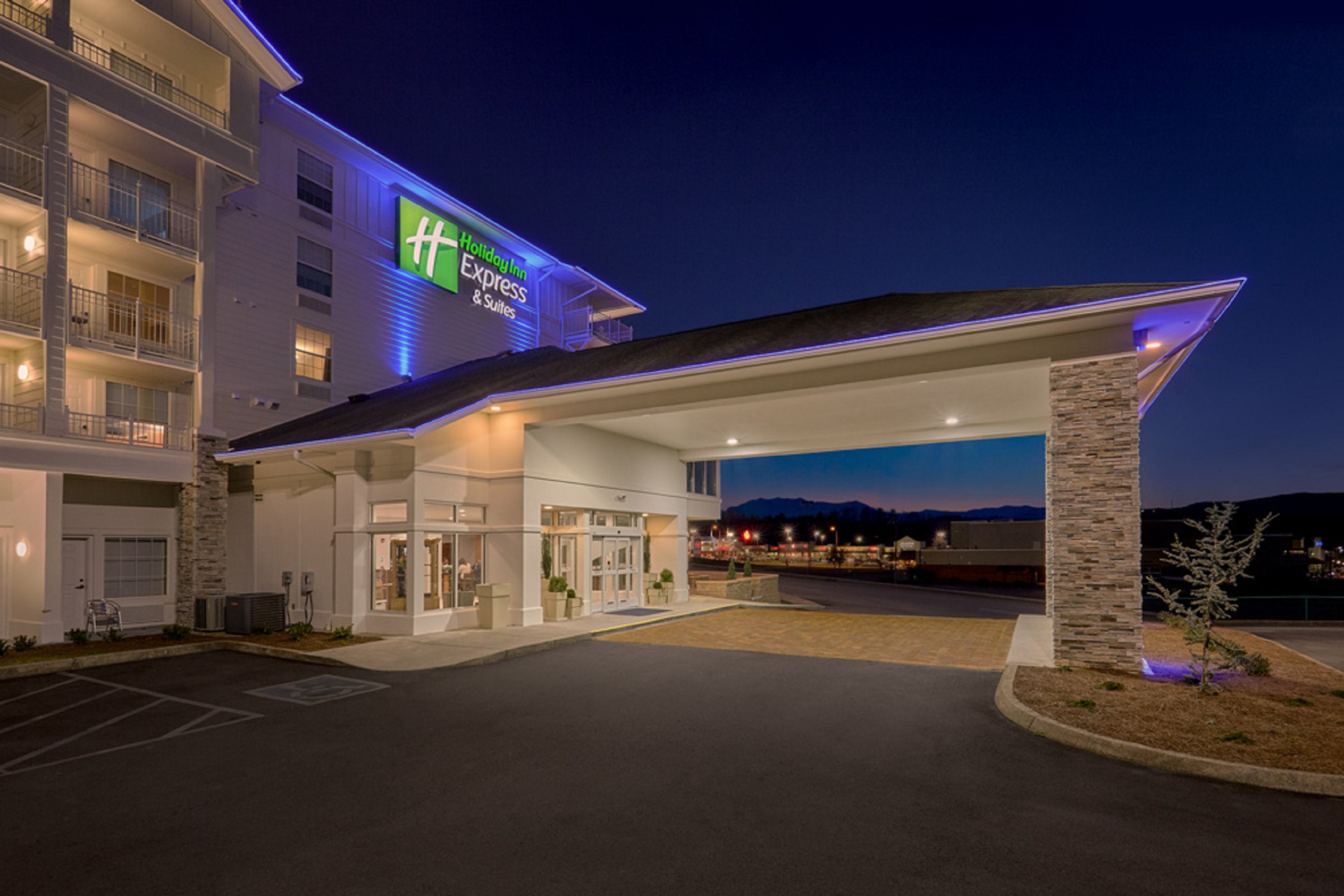 Holiday Inn Express And Suites Pigeon Forge Sevierville 6/49