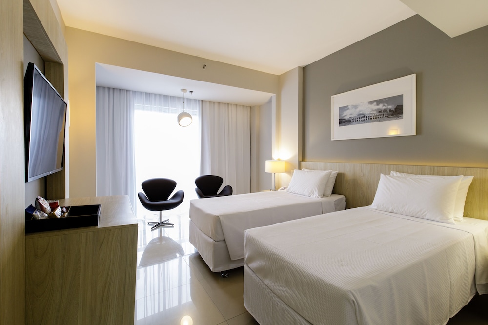 DELUXE, TWIN BEDS