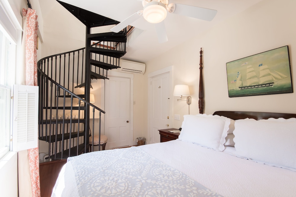 Marshall Slocum Inn 5/44