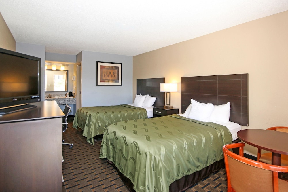Quality Inn Clinton - Laurens I-26 6/30