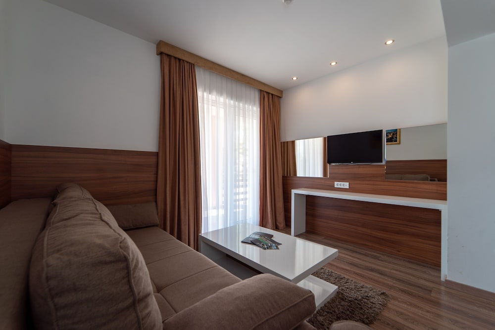 Hotel Mirjana & Rastoke 28/72