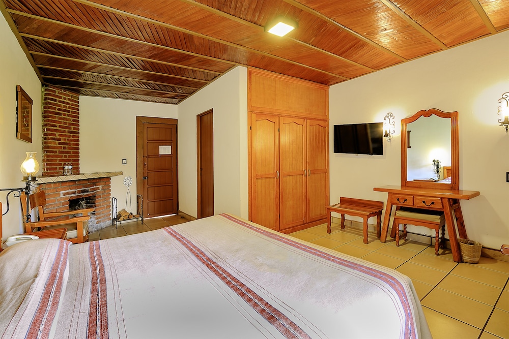 Hotel Pie de la Sierra 10/50