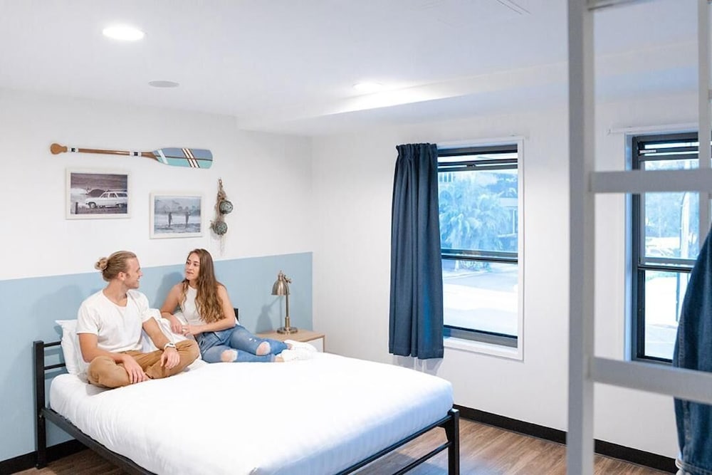 ROOM, QUEEN BED, BALCONY