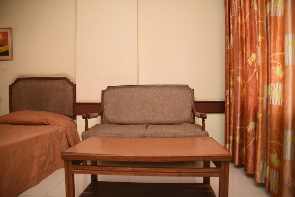 Maurya Hotel 51/66