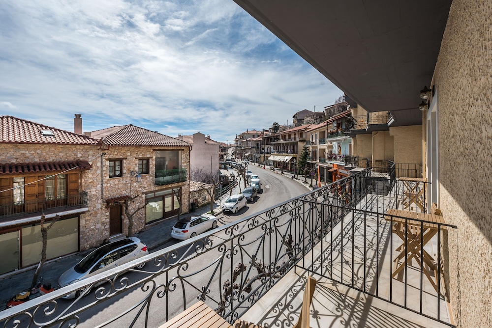 ARAHOVA INN 47/51