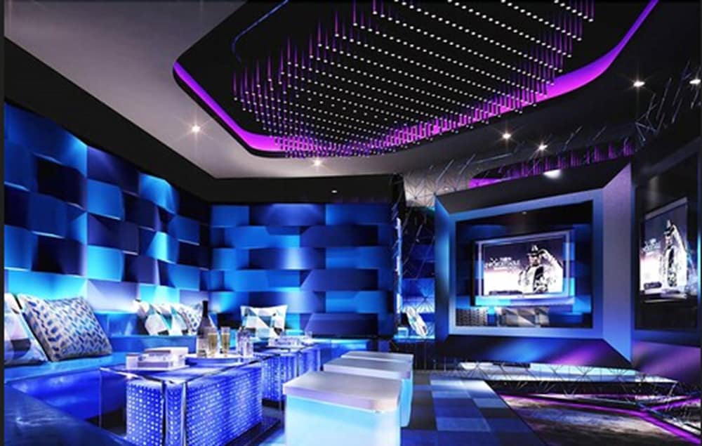 e.City Hotel at OneCity 24/43