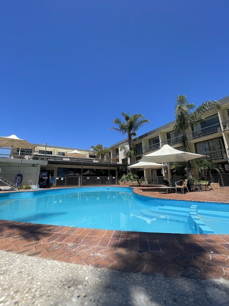 El Lago Waters Motel 53/58