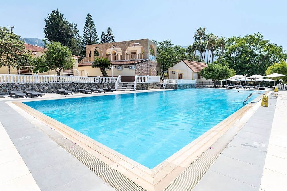 RIVERSIDE GARDEN RESORT(FORMERLY RIVERSIDE HOLIDAY VILLAGE) 12/36