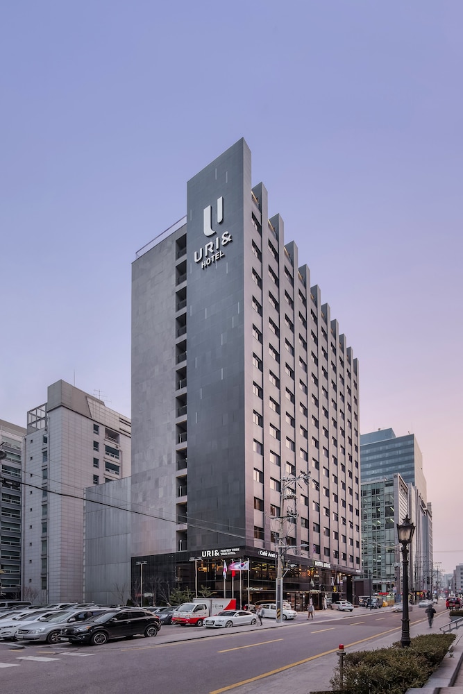 HOTEL URI& 7/60