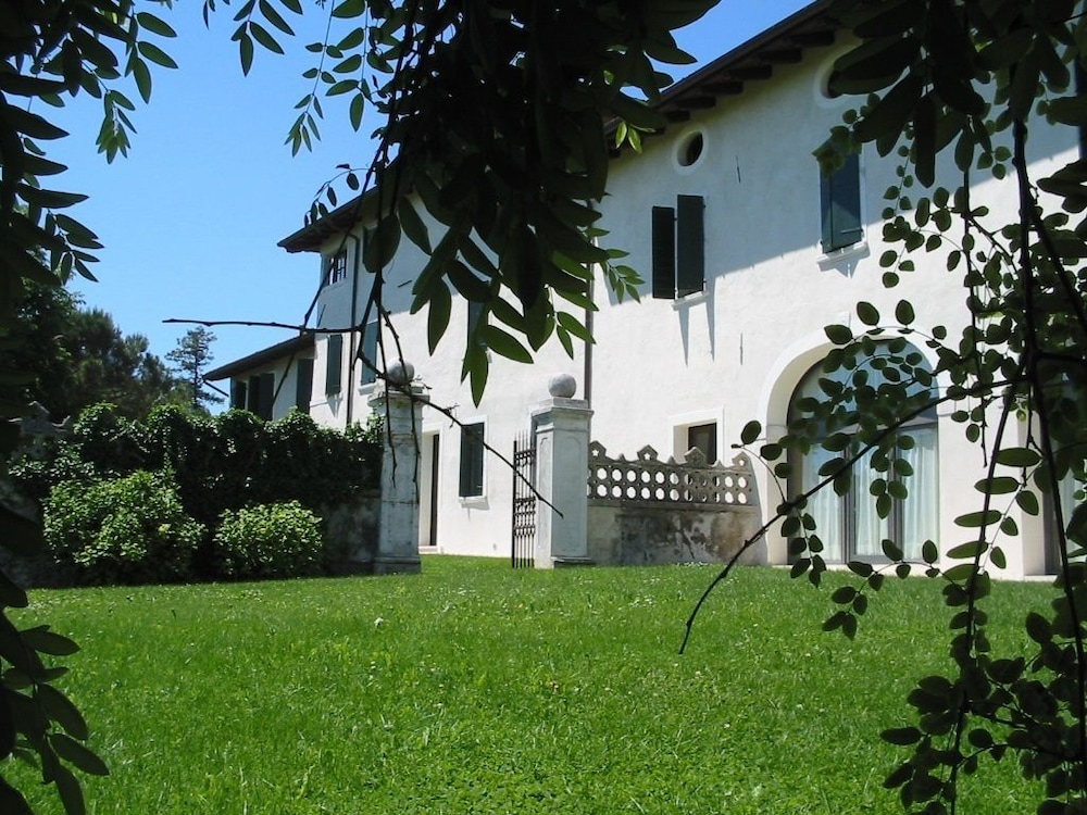 Villa Policreti Hotel 40/50
