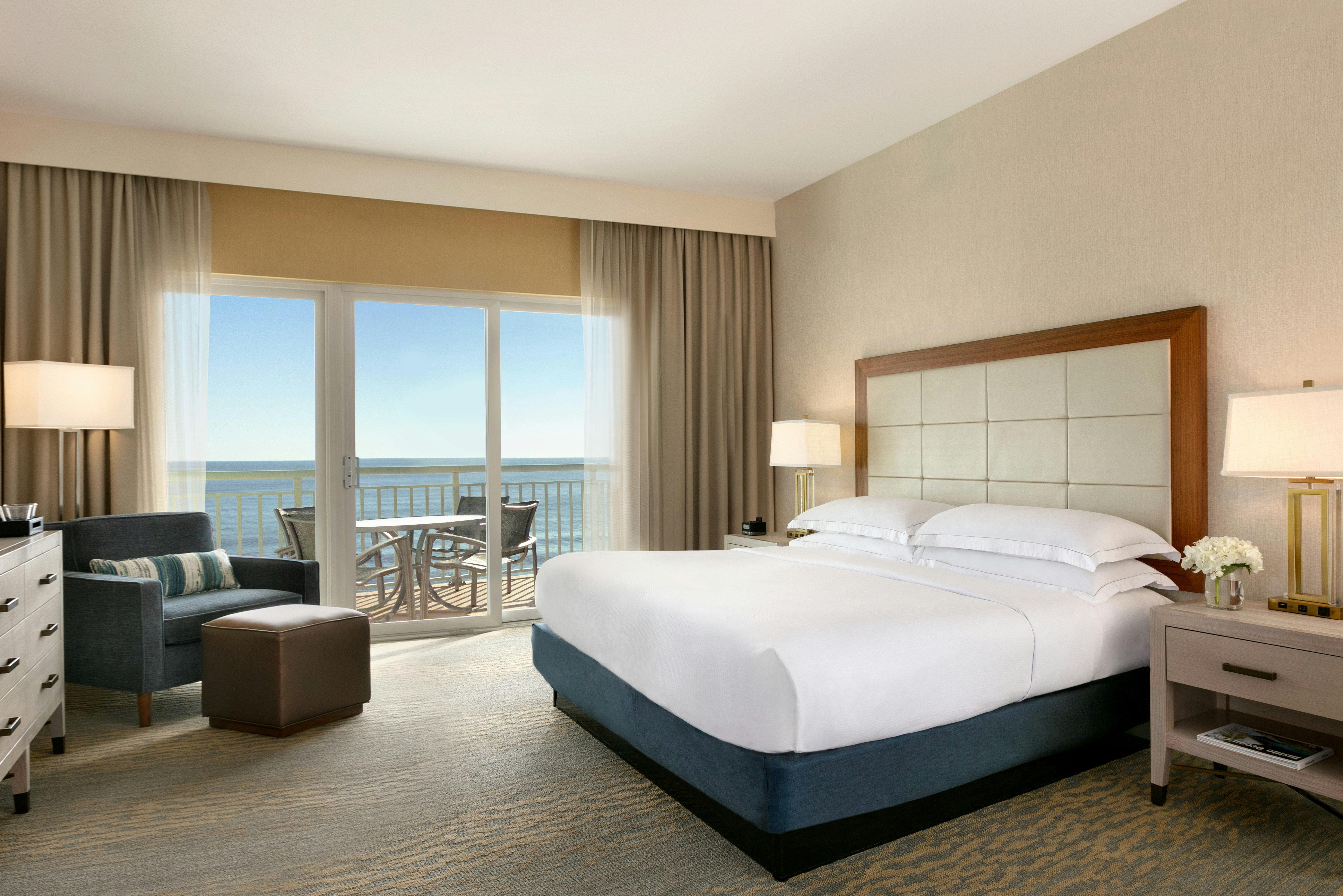 1 BEDROOM, SUITE, KING BED, OCEAN FRONT