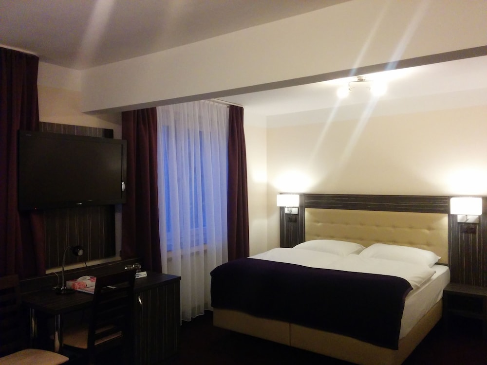 Hotel Famosa 10/32