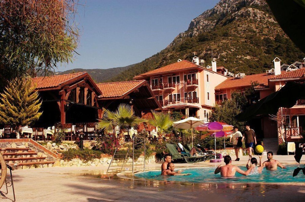 Pink Palace Hotel 62/69