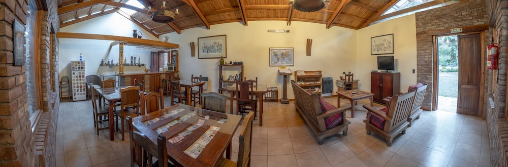 Lujan de Cuyo Bed and Breakfast 25/50
