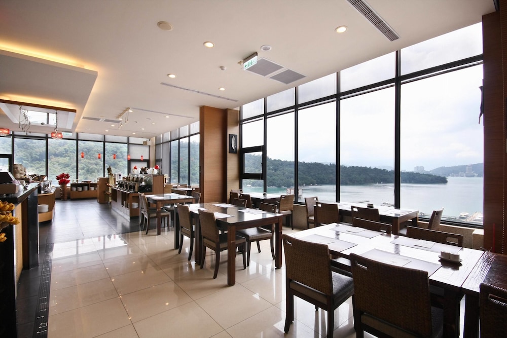 EINHAN RESORT 46/63