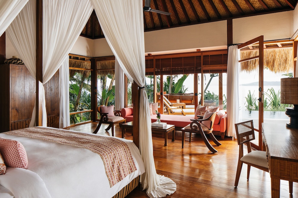 Surf, King Bed