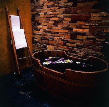 Keereeta Resort & Spa 18/36