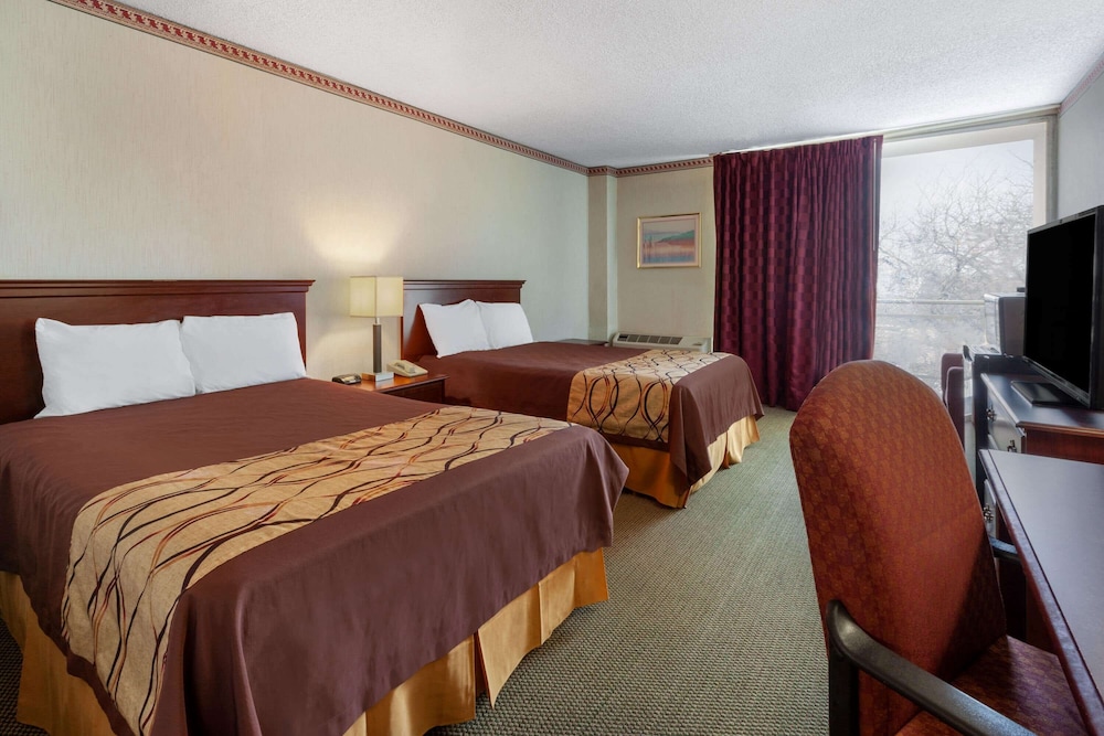 Travelodge by Wyndham Cleveland Airport 22/36