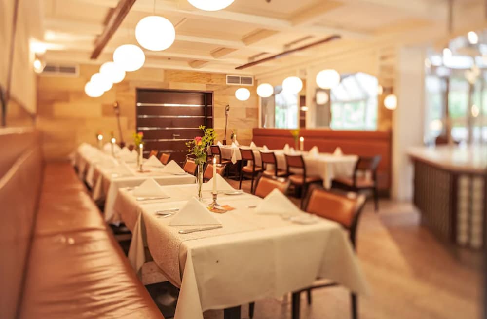 Parkhotel Schmid 46/63