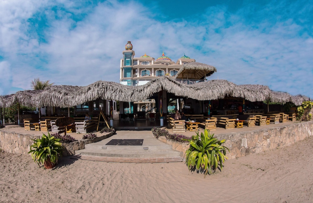Dharma Beach Hotel 3/57