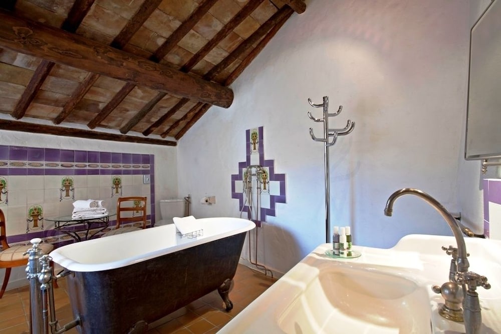 Hostellerie Le Castellas 43/46