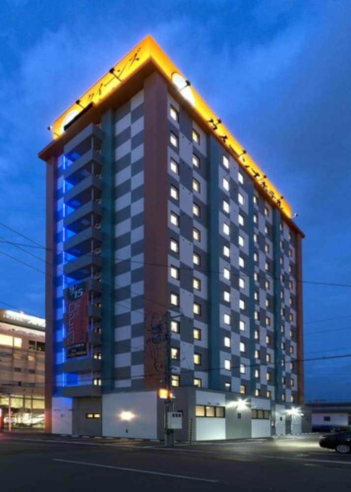 Queen's Hotel Chitose 7/58