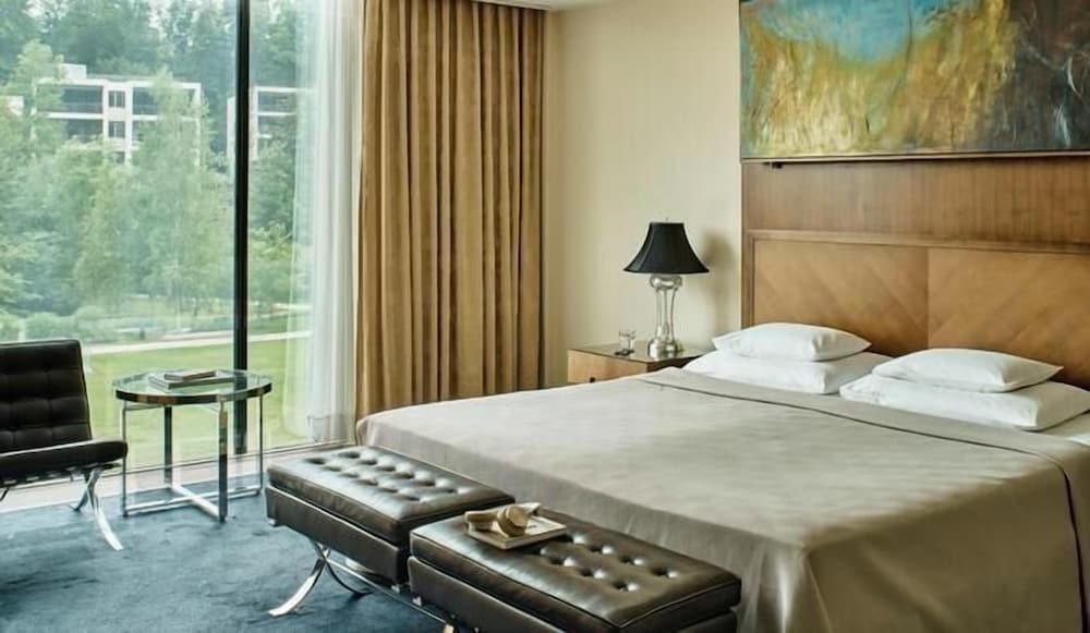 Infinity, Suite, King Bed, Sofa