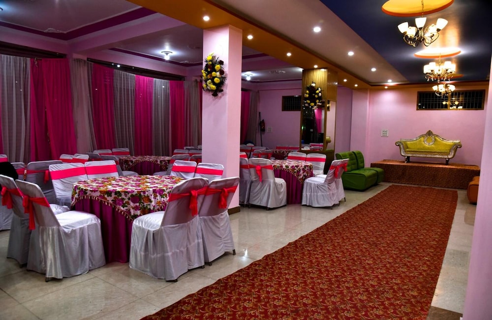 Hotel Sarla Regency 33/47