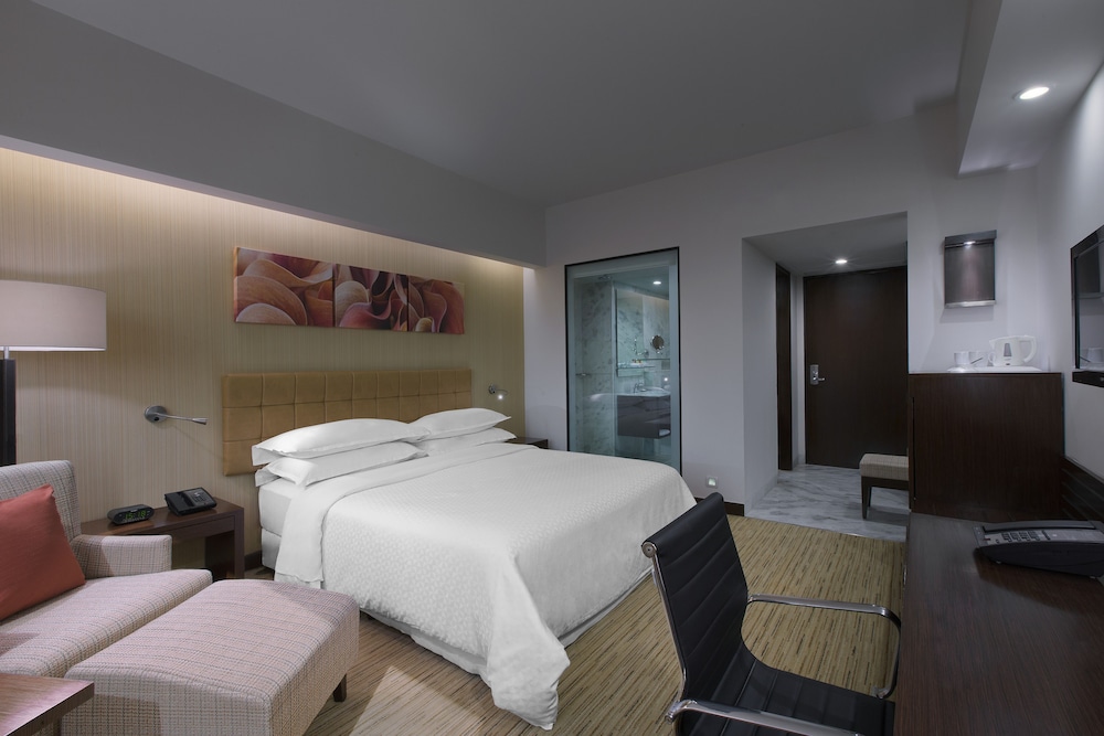 Four Points by Sheraton Hotel and Serviced Apartments Pune 18/47