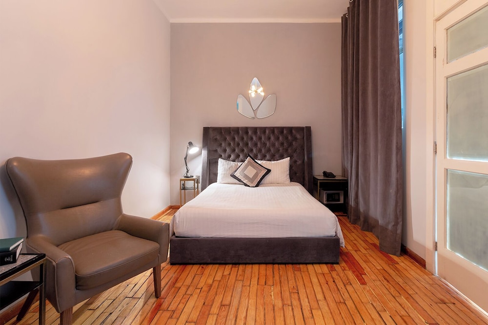 Hostal Alcazar 16/50