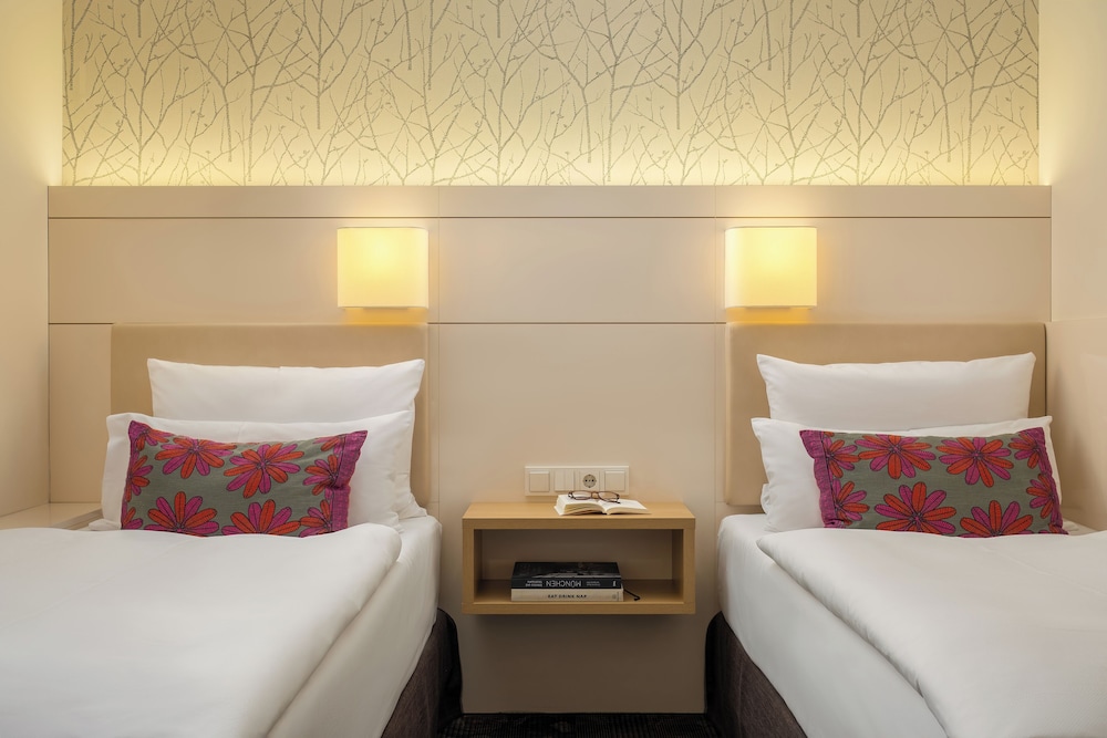 COMFORT, TWIN BEDS, GARDEN SIDE