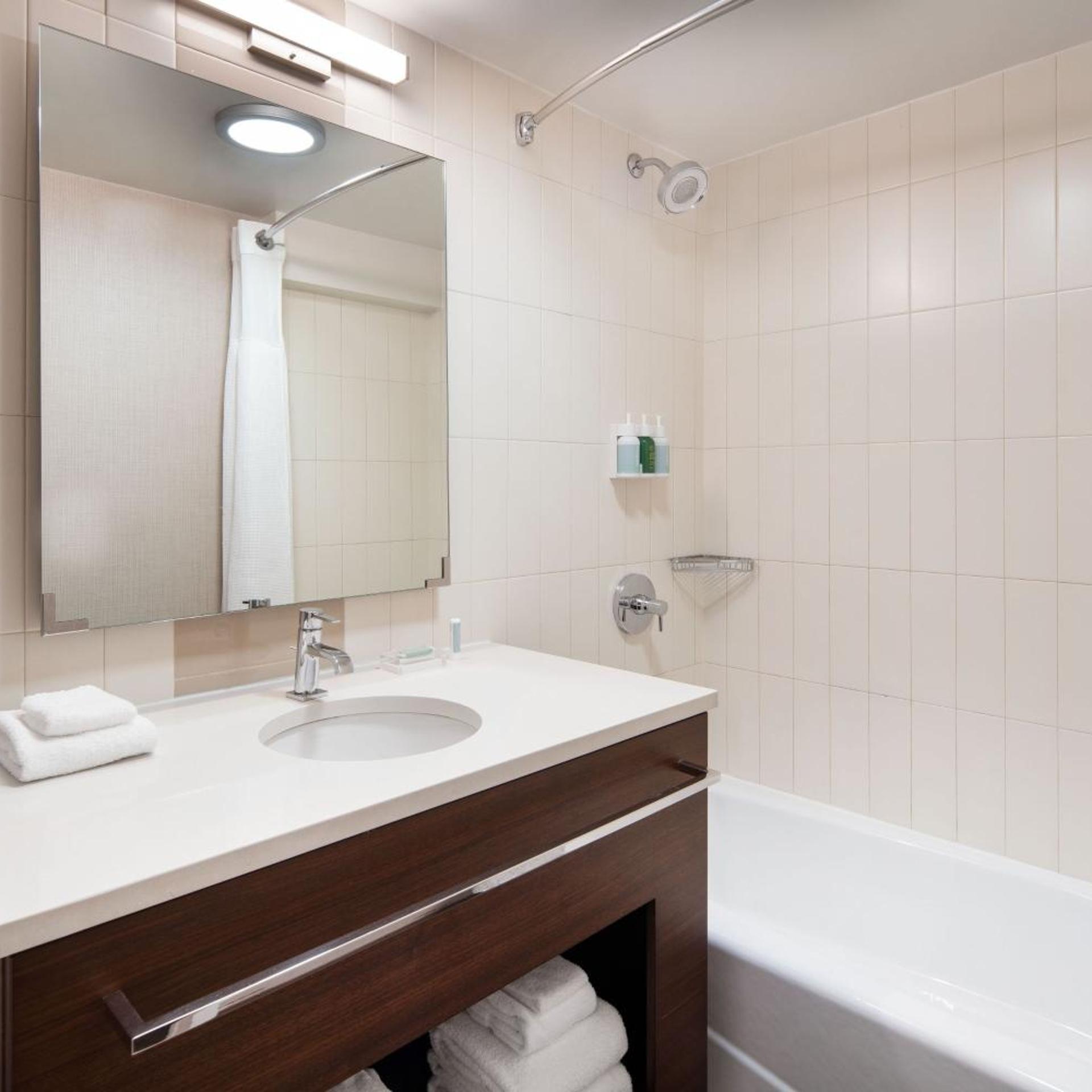 استوديو بسرير كينج مع أريكة، Residence Inn by Marriott New York Manhattan/ Midtown Eastside 4/5