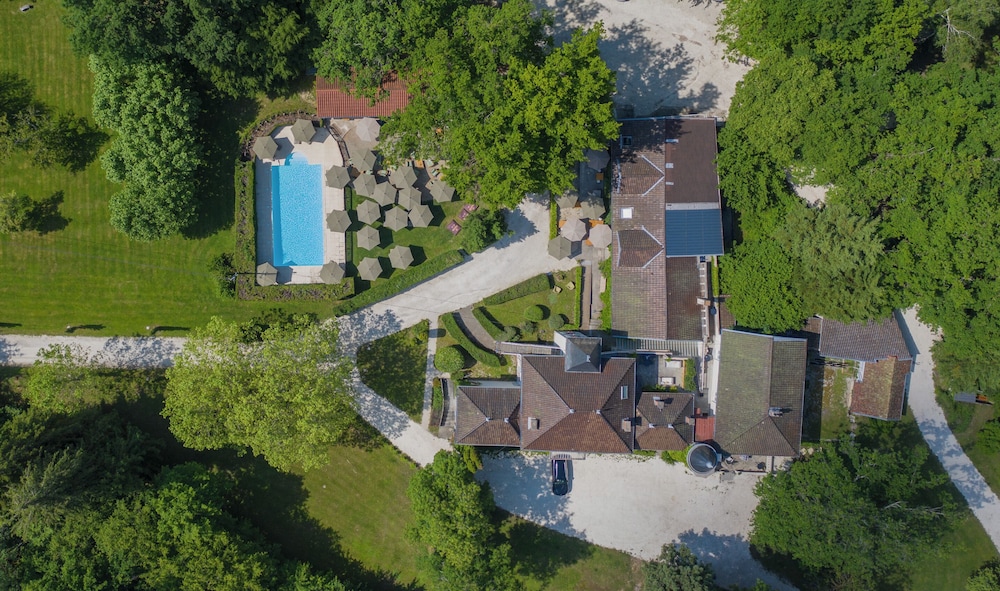 Chateau des Ayes 40/50