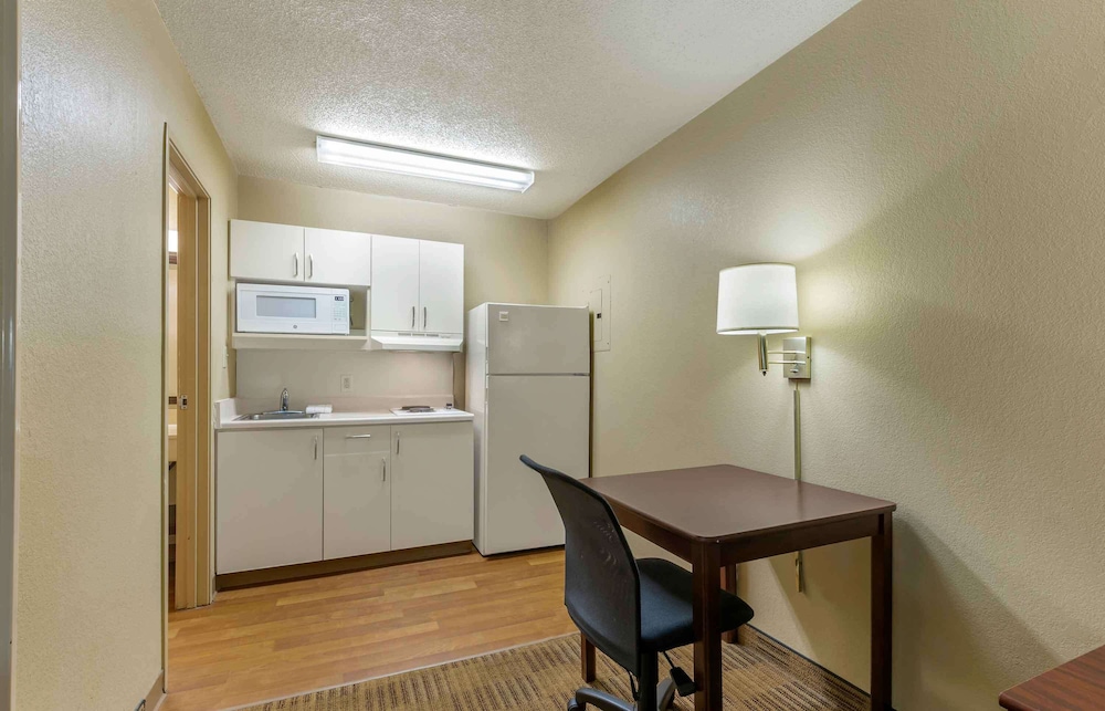 Extended Stay America - Greensboro-Wendover Ave-Big Tree Way 53/54
