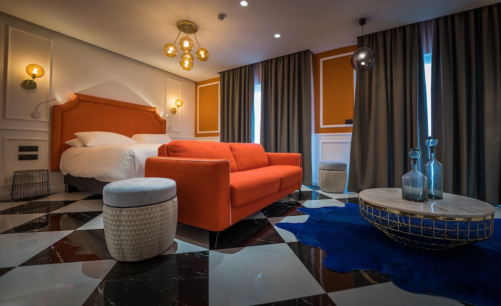 Deluxe, King Bed, Hot Tub