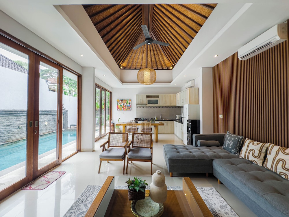 Kakul Villas & Suites 60/82