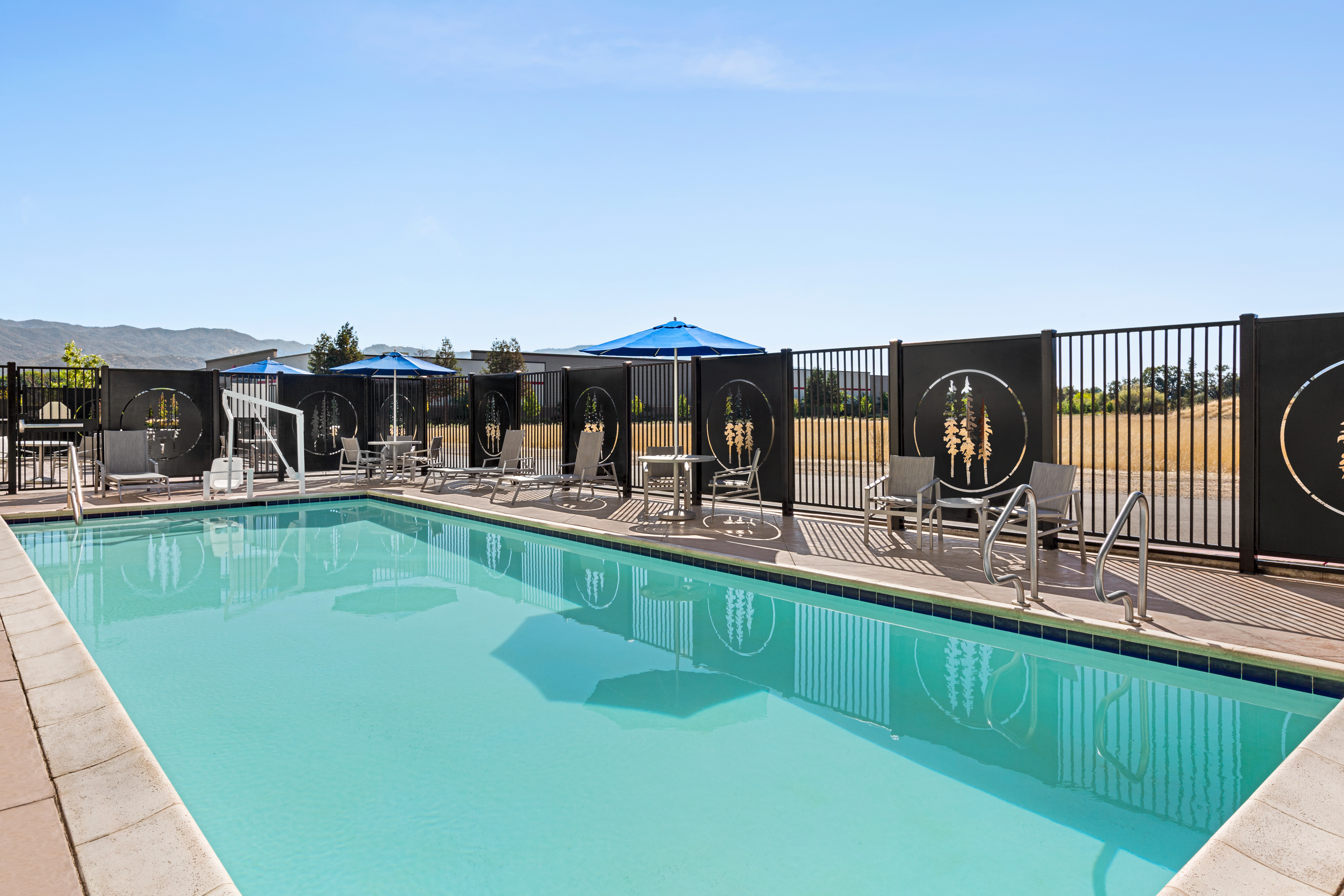 Holiday Inn Express & Suites - Ukiah 43/80