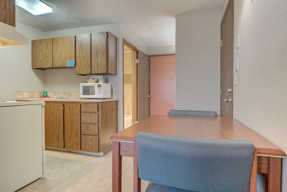 Redmond Inn 11/47