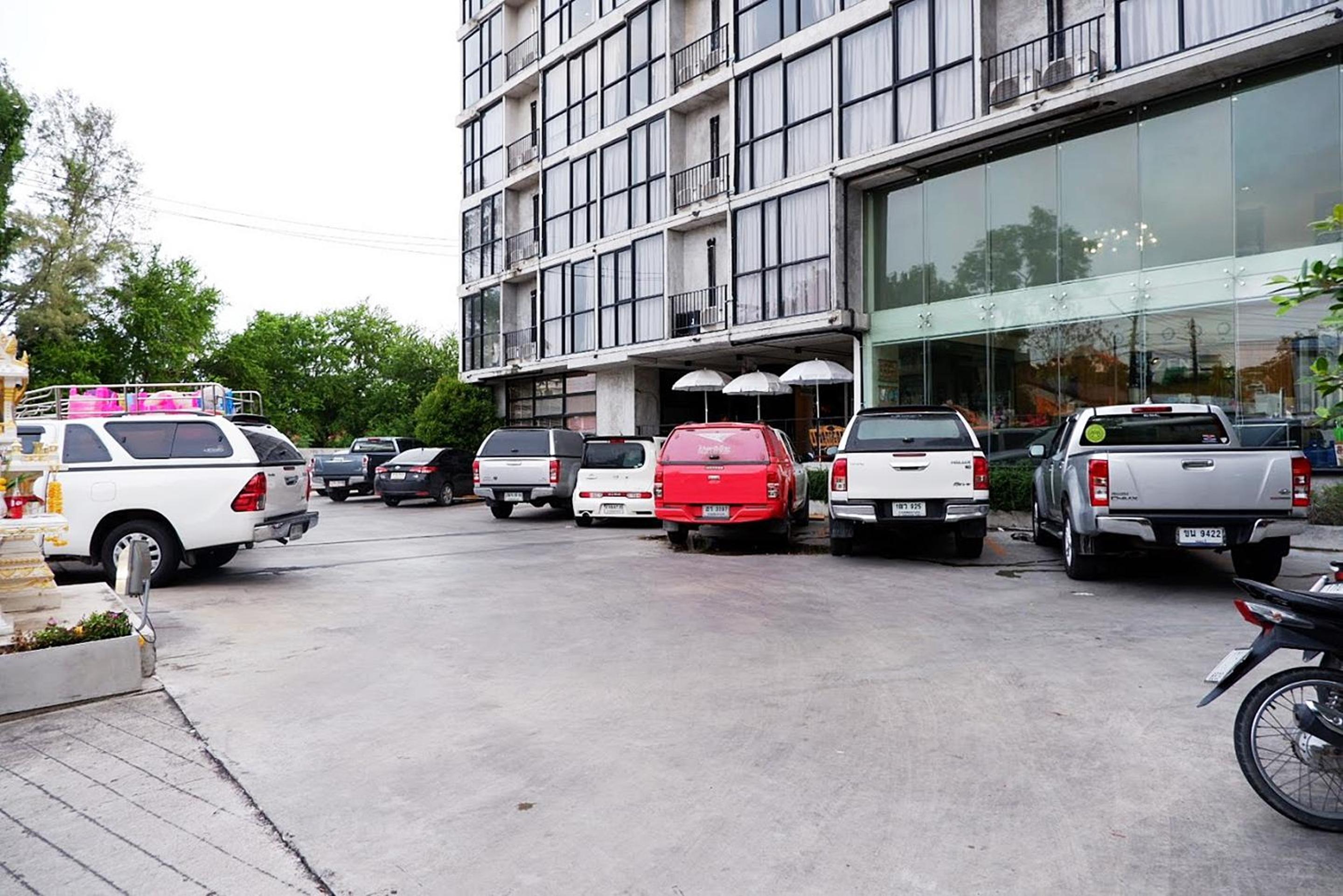 Izen Plus Budget Hotel & Residences 46/57