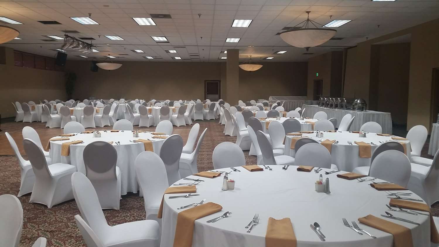 Best Western Plus Hotel & Conference Center 42/46