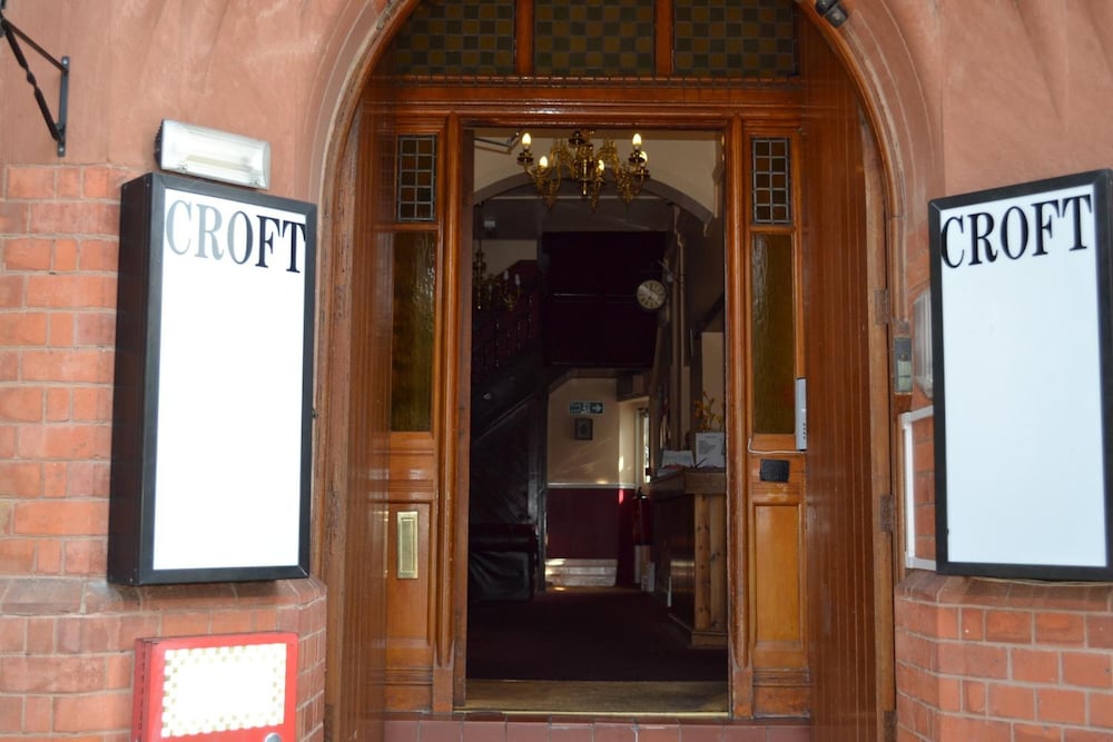 Croft Hotel 43/60