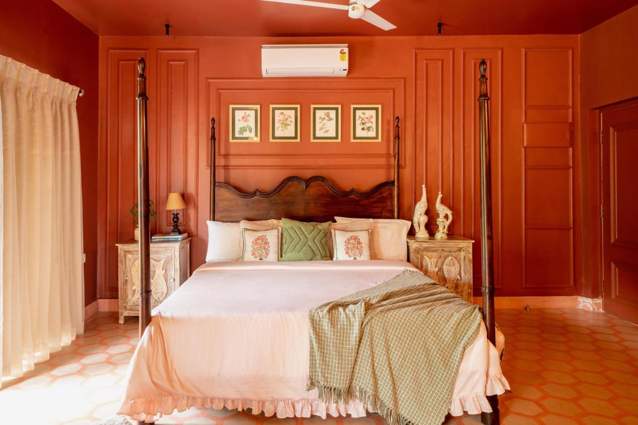 ELIVAAS BluDoor 5BHK Villa, Assagao 32/65