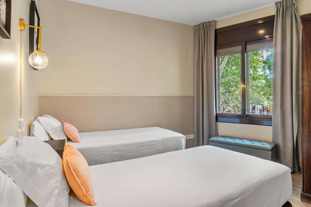 3 BEDROOMS, CLASSIC, APARTMENT