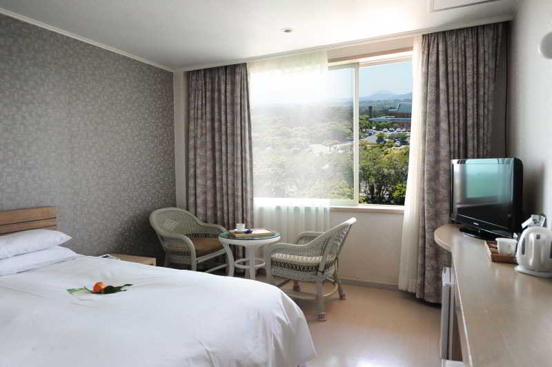 DELUXE, DOUBLE BED